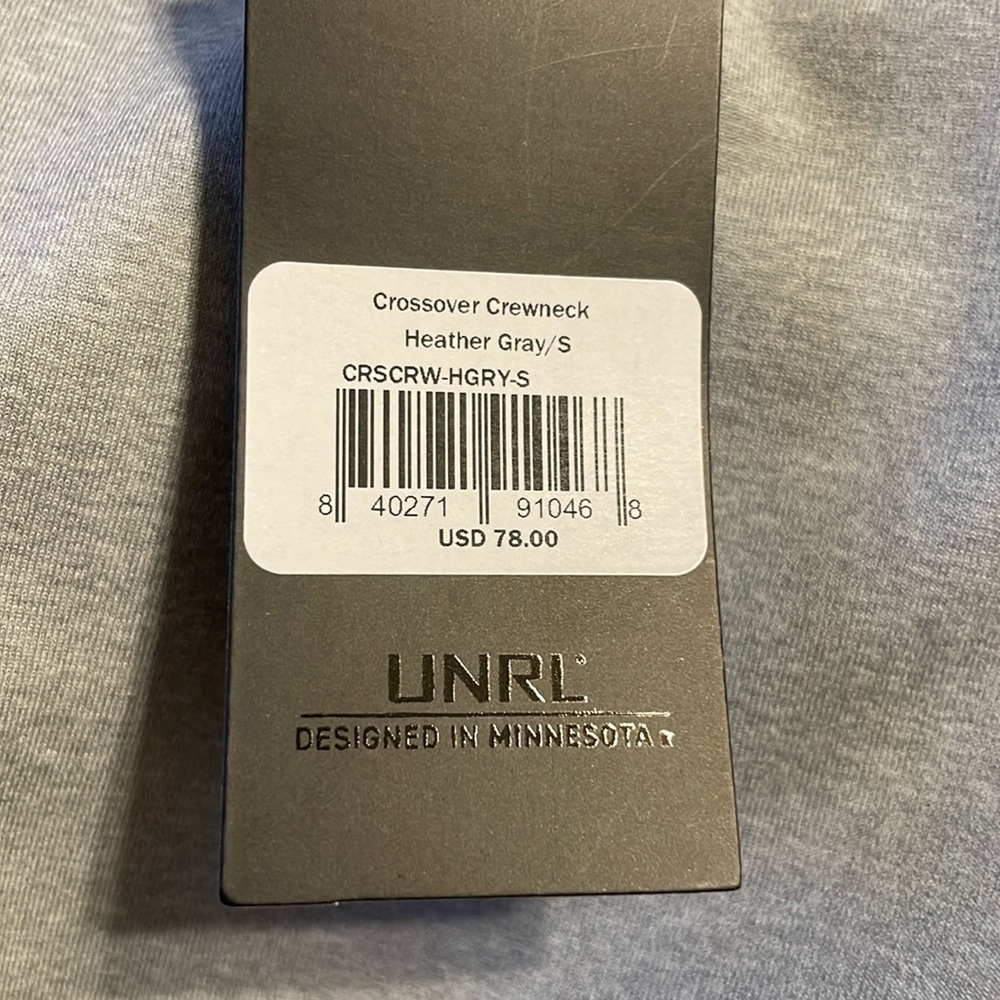UNRL crossover crewneck. BRAND NEW size small